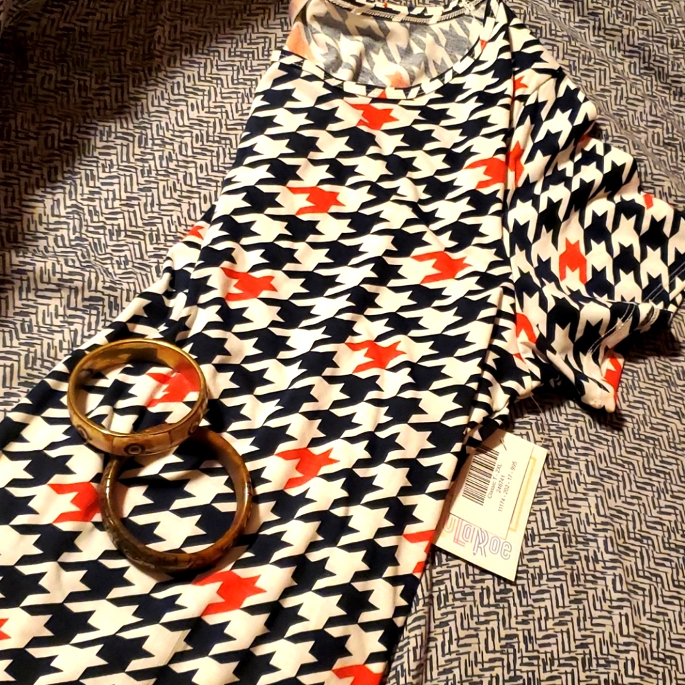 New hounds tooth print classic t